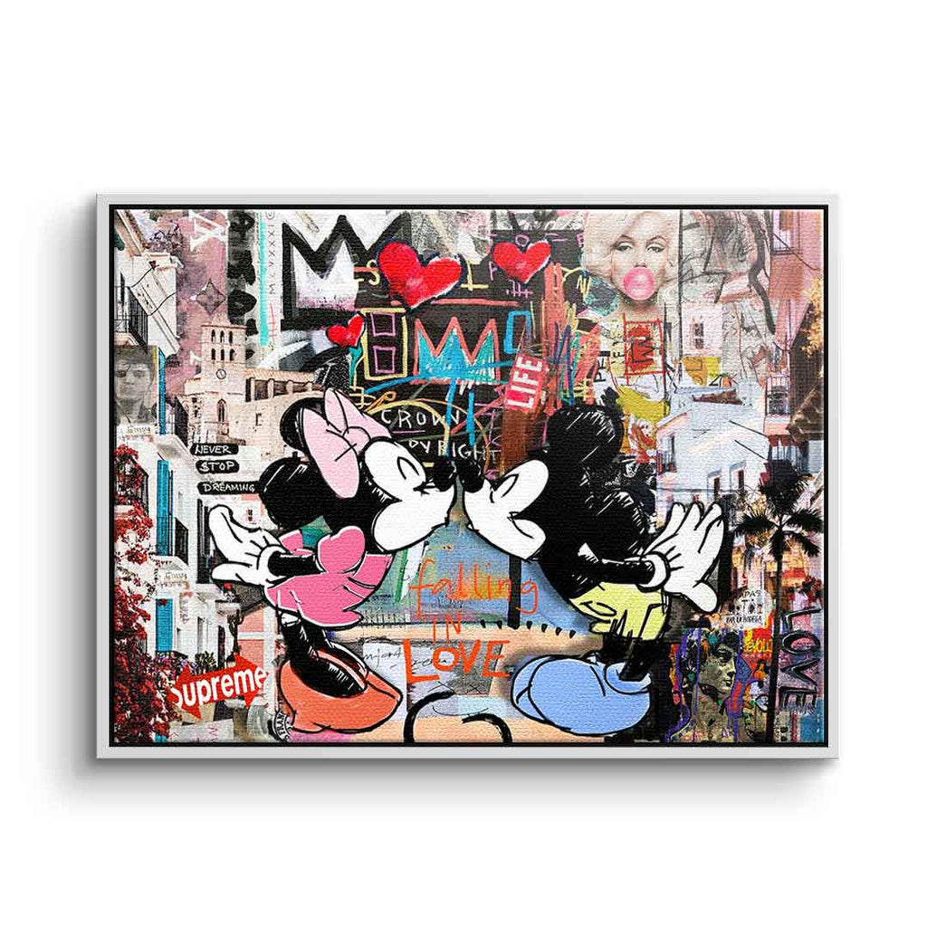 Mickey & Minnie Kiss