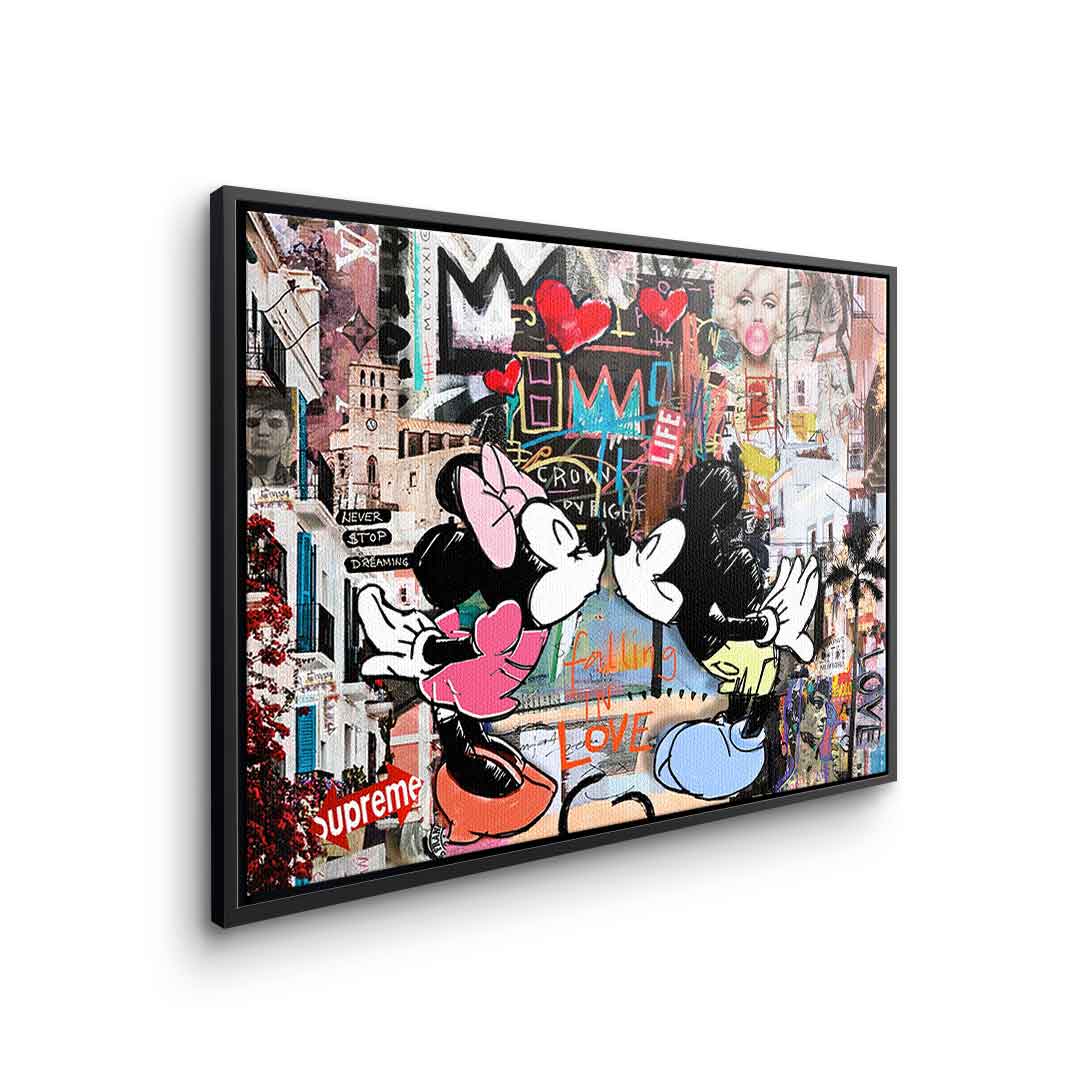 Mickey & Minnie Kiss