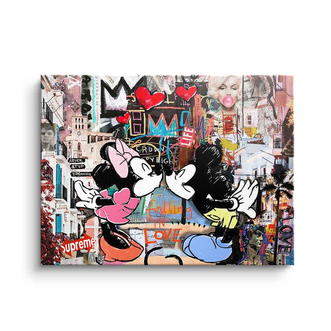 Mickey & Minnie Kiss